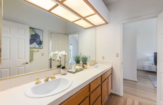 bathroomupstairsjack&#038;jill43