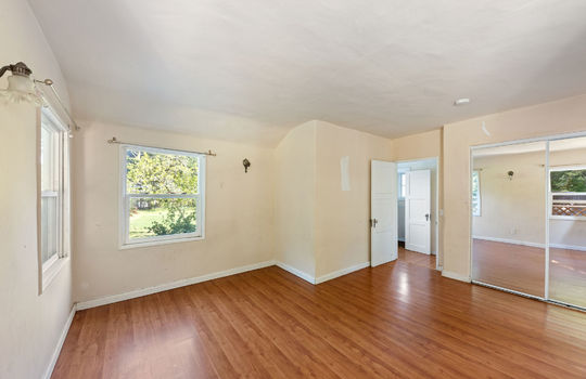 bedroom323