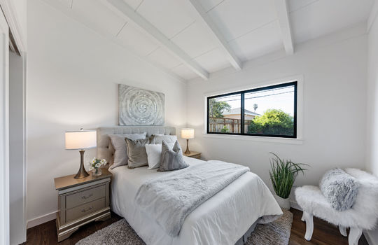 bedroom325