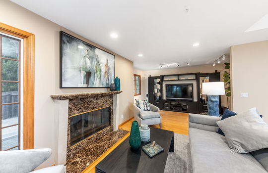 familyroom256