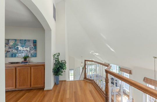 hallwayupstairs32