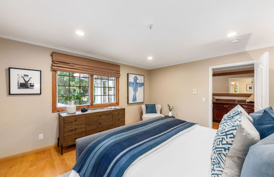 upstairsbedroom59