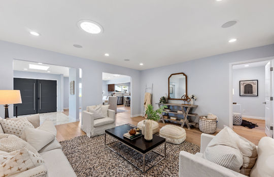 familyroom27