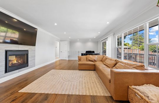 25-web-or-mls-JAW08142