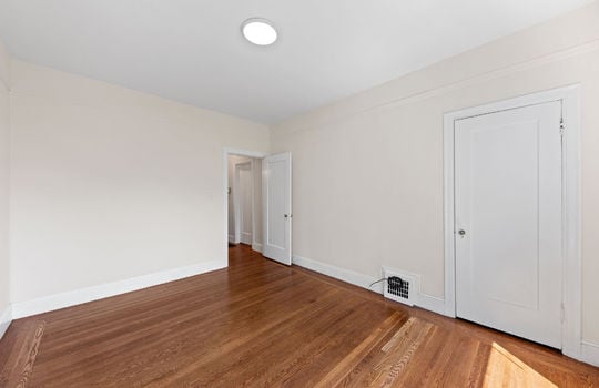bedroom18