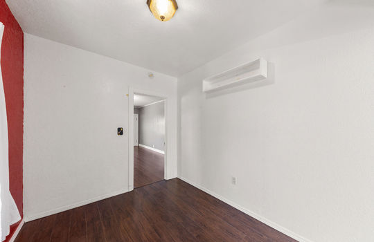 bedroombetweenlivingroomandbedroom131