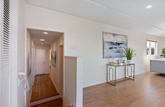 familyroomupstairs24