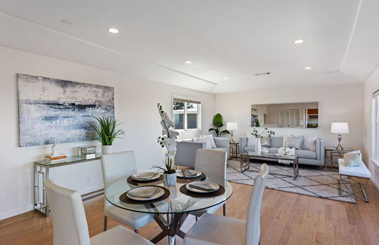 familyroomupstairs26