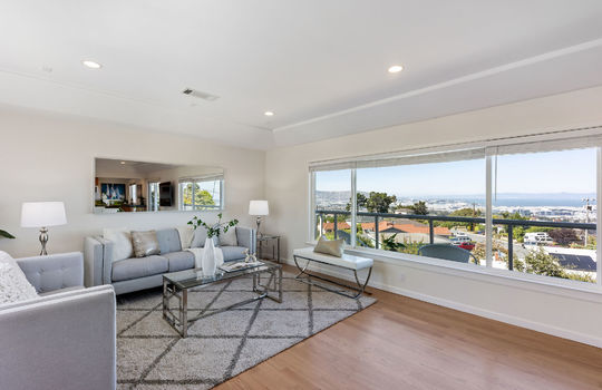 familyroomupstairs27