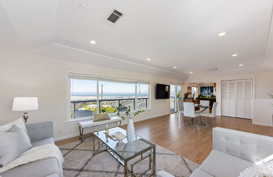 familyroomupstairs28