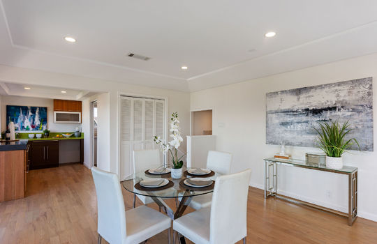 familyroomupstairs30