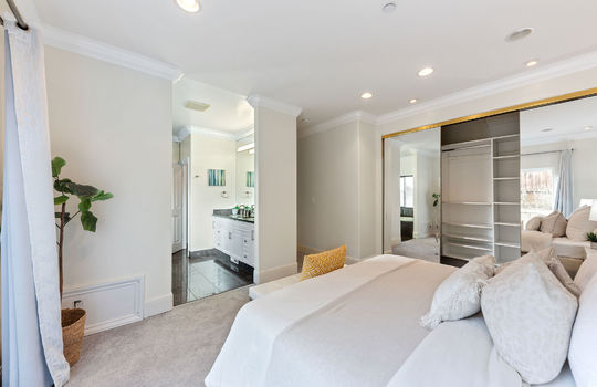 primarybedroomdownstairs41