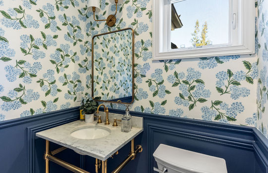 bathroomupstairs75