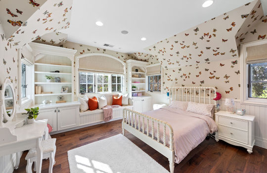 upstairsbedroom163