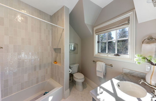upstairsbedroom164
