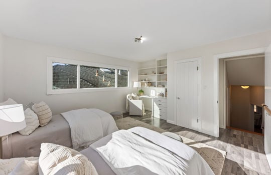 bedroom250