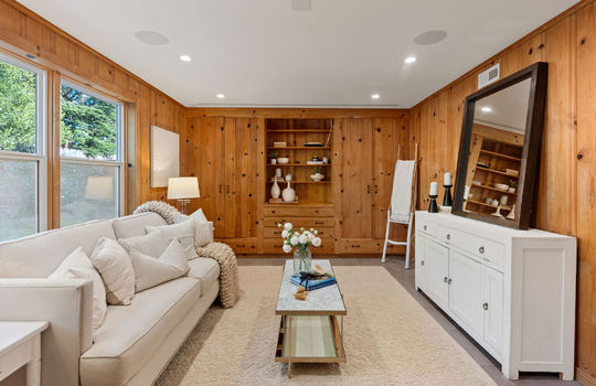 familyroomdownstairs22