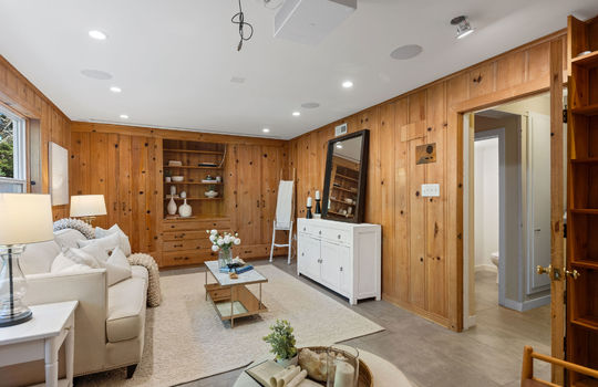 familyroomdownstairs23