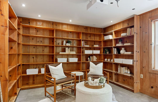 familyroomdownstairs26