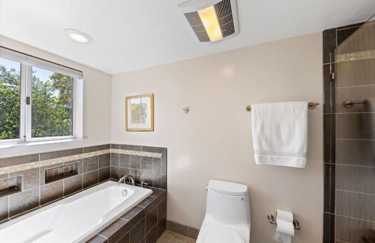 bathdownstairs64