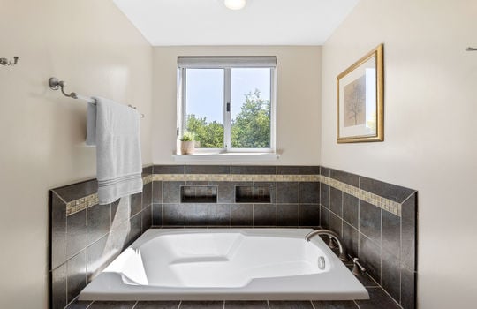 bathdownstairs65