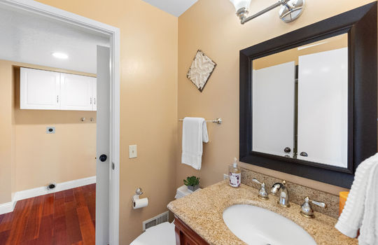 bathroomdownstairs20