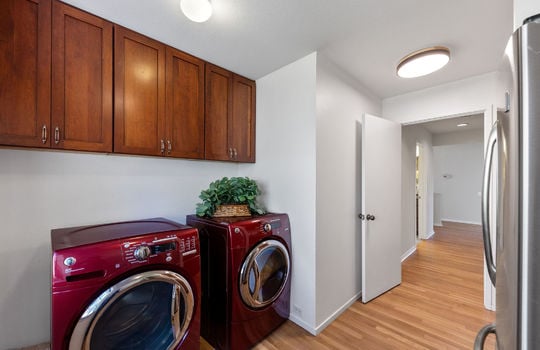 laumdryroomupstairs43