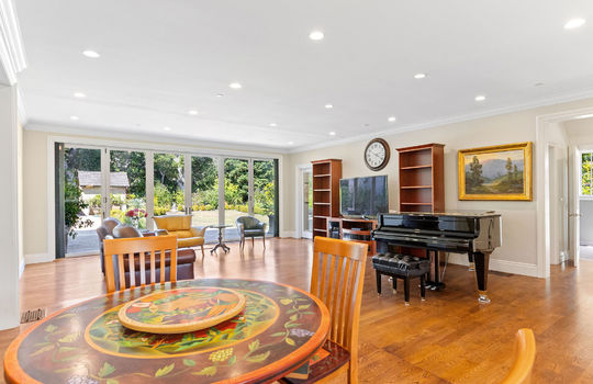 familyroom30