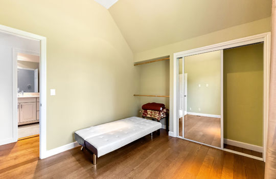 garageguesthouse105