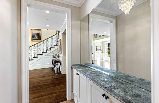 guestbathhallway50