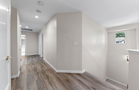 hallwayupstairs34