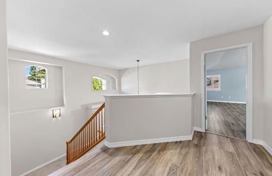 hallwayupstairs36