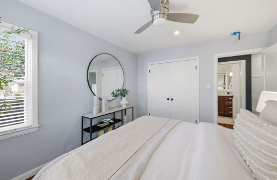 bedroom125
