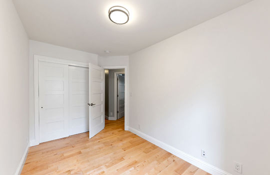 442-bedroom13