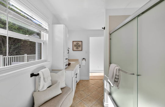 44-web-or-mls-049_FF4A5344