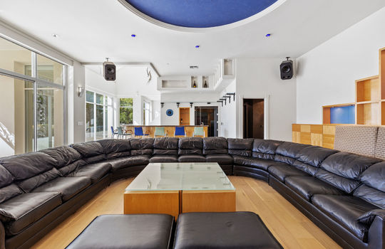 floor_1_entertainment_room-6