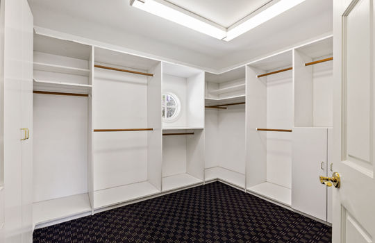 floor_3_master_bedroom-30