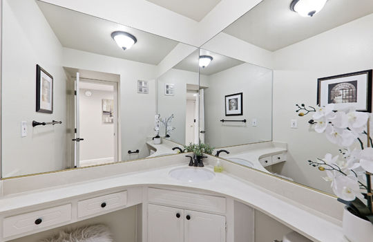 guesthalfbath12