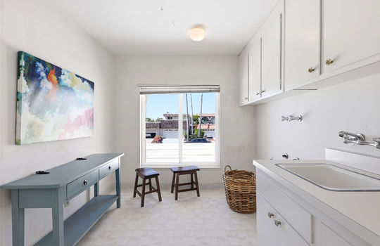 laundryroom44