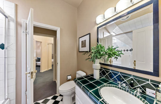bathbedroom387