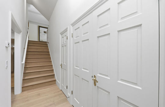 stairstobedroom3&4121